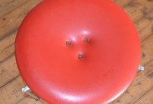 Red & Black Vinyl Stools by Uno & Östen Kristiansson for Luxus, 1962, Set of 2