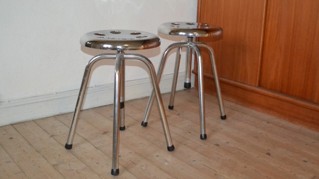 Medical stools (2)